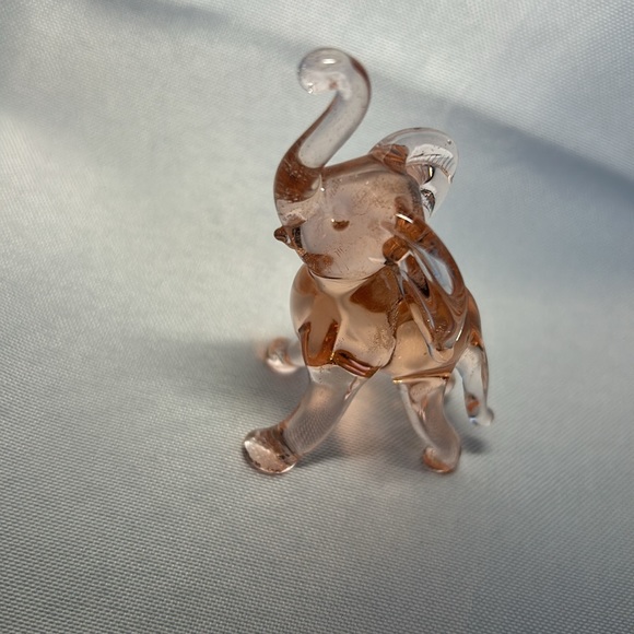 Hand Blown Pink Glass Elephant - Picture 7 of 11